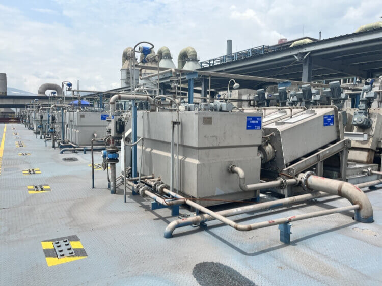 Supporting facilities for water plant equipment