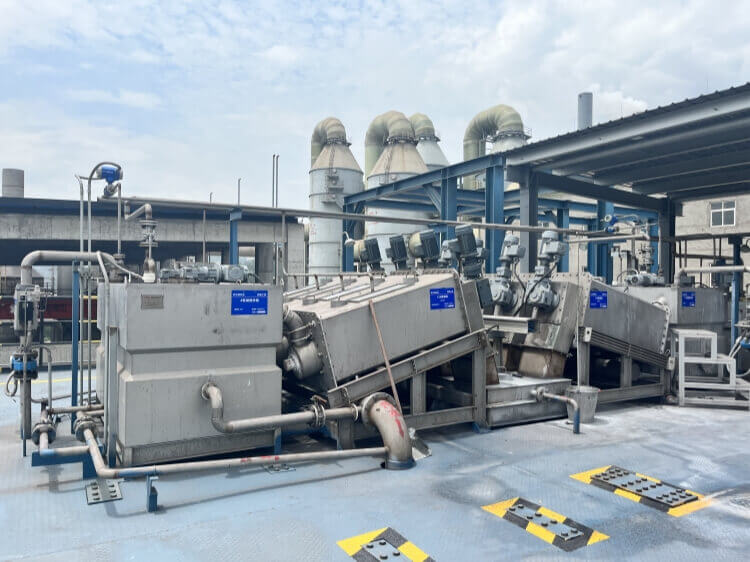 Supporting facilities for water plant equipment