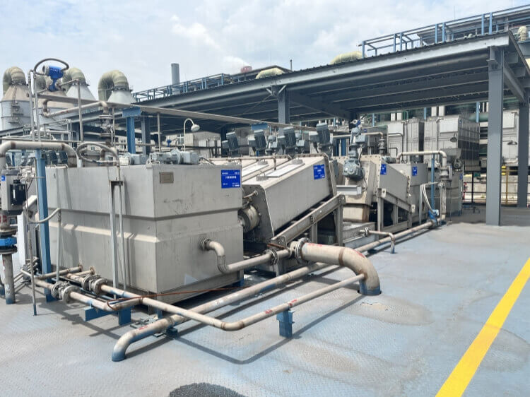 Supporting facilities for water plant equipment