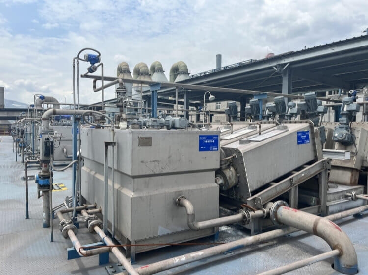 Supporting facilities for water plant equipment