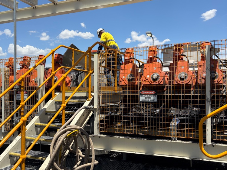 Debugging of Australian sludge dewatering equipment