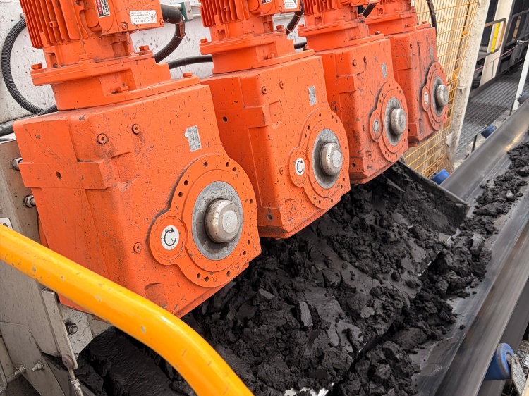 Debugging of Australian sludge dewatering equipment