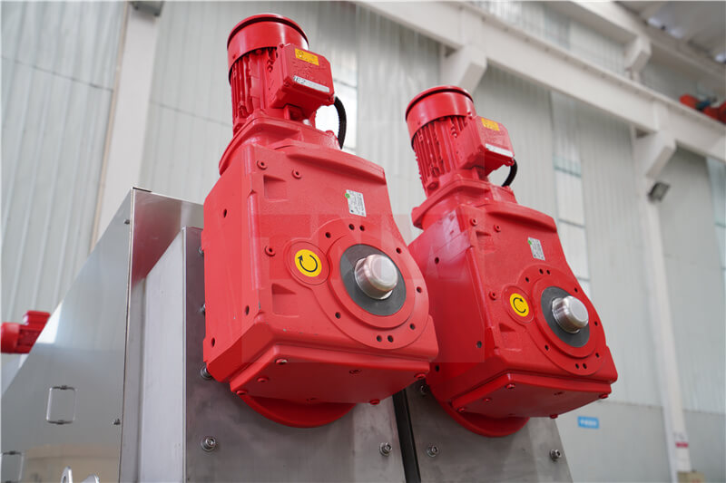 What is the sludge treatment effect of the screw press dewatering?